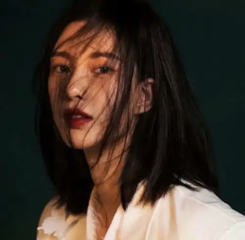 港风头像女生高级感好运