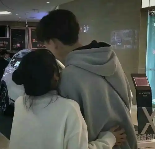 情侣头像丨众人平庸,你是人间星光