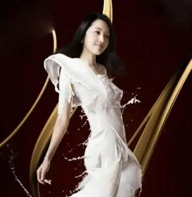 同样穿牛奶装,林青霞优雅赵丽颖性感,外国女星却辣眼睛