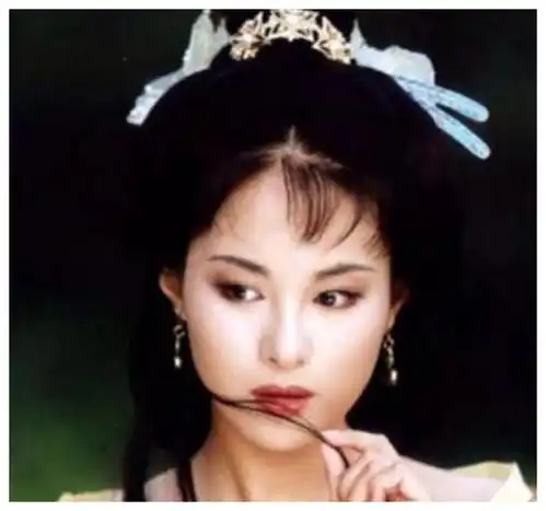 还记得赛西施沈傲君吗年轻时的容貌惊为天人,如今胖成贾玲
