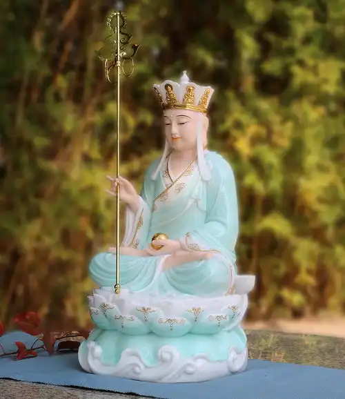 地藏王菩萨的微笑此尊菩萨像笑容栩栩如生慈悲观化一切众生