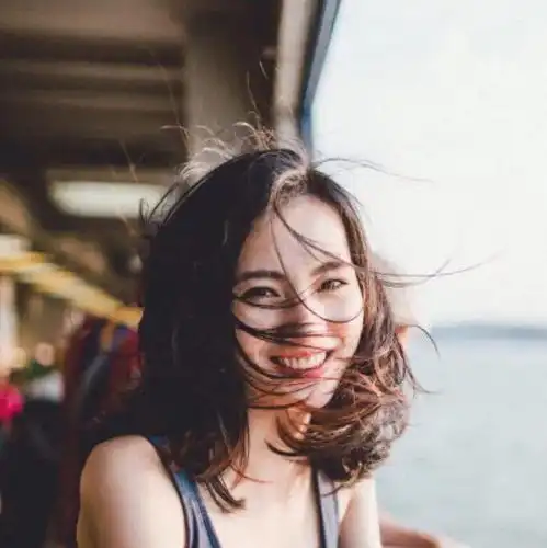 亲密关系没有人能以你想要的方式爱你,除了你自己