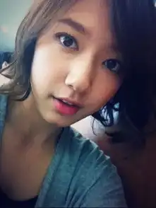 陈乔恩挑战钱币眼细数林允儿泰妍宋慧乔等韩国大眼女星