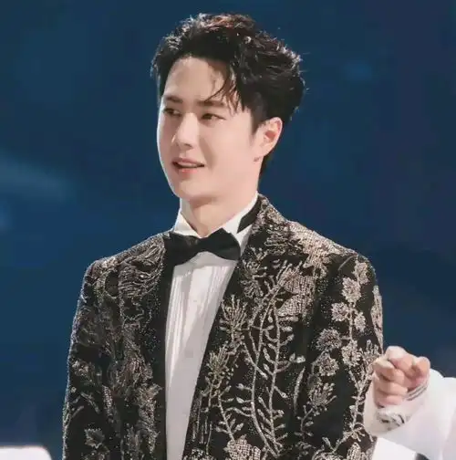 因长胖被脱粉回踩,王一博真的太无辜了,脸上的奶膘不可爱吗