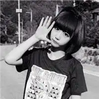 请问一下我属于什么脸型适合什么刘海谢谢如果丑了吓到你们请允许我说声抱歉也可以加我qq1243782024给我说谢谢