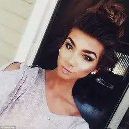 美一变性少女竞选高中毕业舞会皇后组图