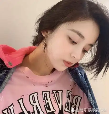 古力娜扎故意晒素颜,却意外暴露脸部缺陷,再也不羡慕她好看