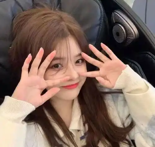 可爱小女孩头像大眼睛日