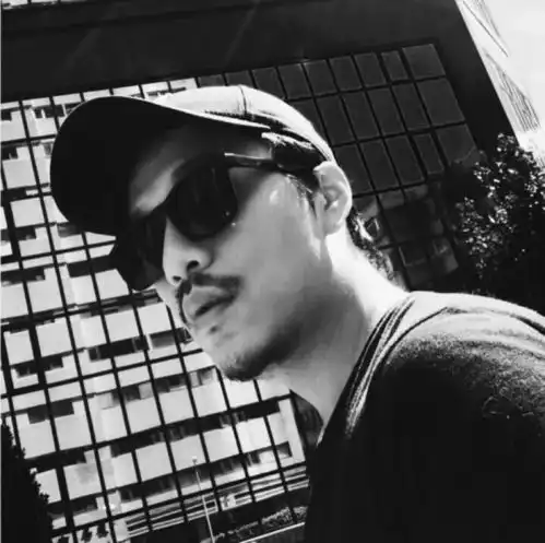 黑白女生头像头像图片黑