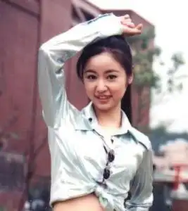 送女儿3亿项链一集片酬250万,45岁的林心如退出娱乐圈