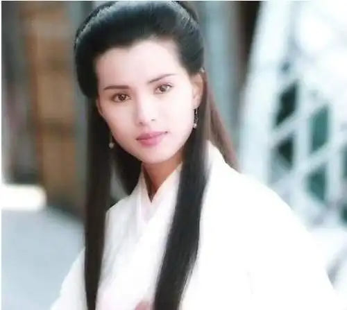 演小龙女的4大女星,只有图4在演小龙女,其他3位都是模仿