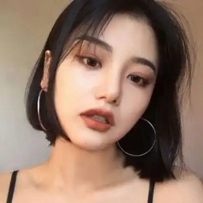 女生好看的气质头像时尚的妹子染个发色更吸睛哦