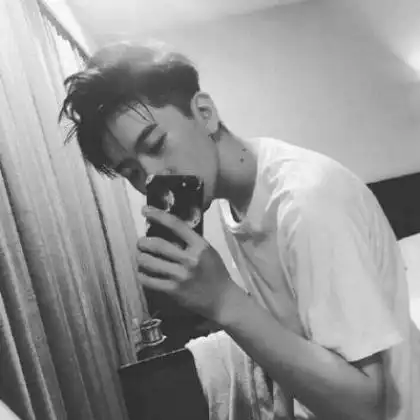 高清男生头像黑白