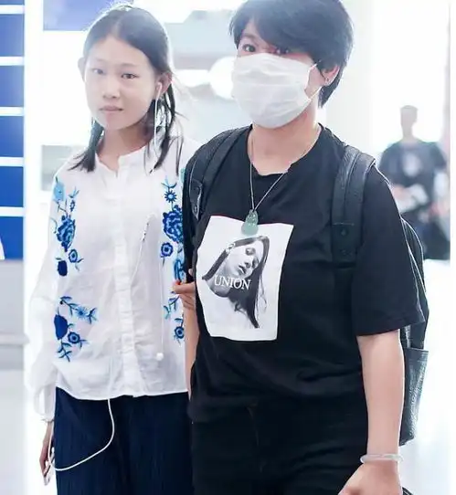 国际范小沈阳女儿近照曝光,12岁的她亭亭玉立,没人再说她丑了