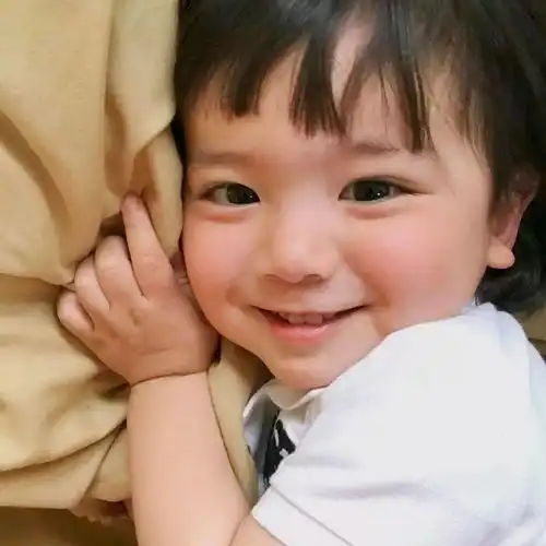 日本大眼萝莉爆火ins曾霸屏无数朋友圈头像,长大后网友才发现她居然是男孩...