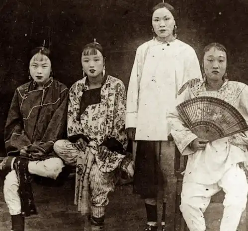 1896年晚清老照片美丽清秀的新娘,吸食鸦片的王孙贵族