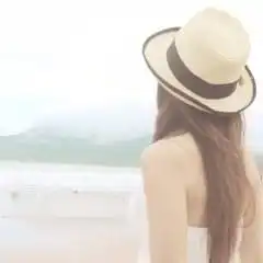 求白色单调qq头像