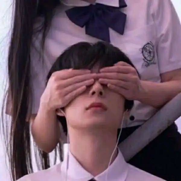 十四岁女生照片头像真人