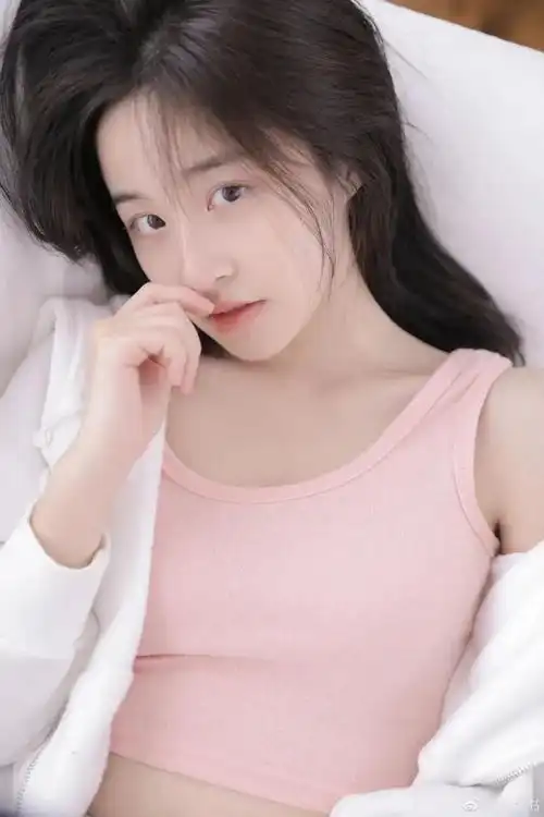 活泼少女严屹南,热情迷人的川妹子