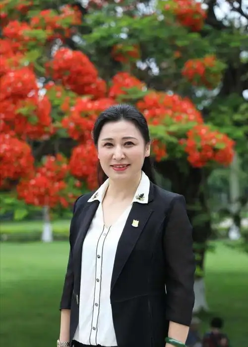 知性老师头像女生