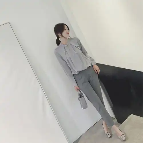 立秋之后,姐和我同时看上了名媛范套装,一口气各买了4套