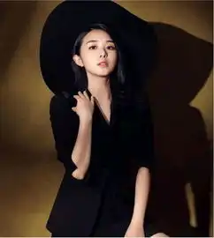 女星曾经的女神,沦落到接商演赚钱,众人却为之喝彩