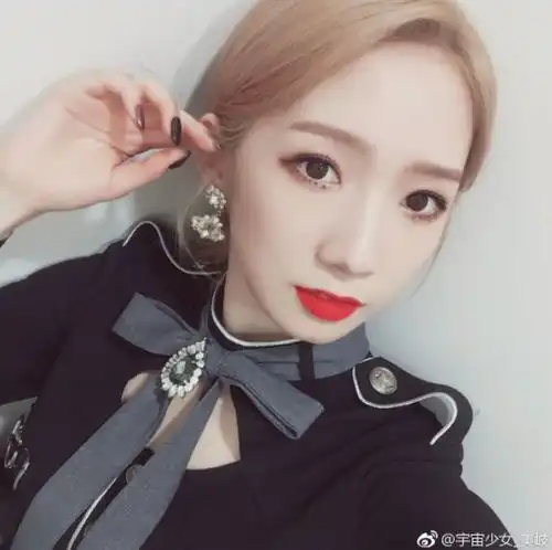 太子妃张天爱带着新发色杀回来了