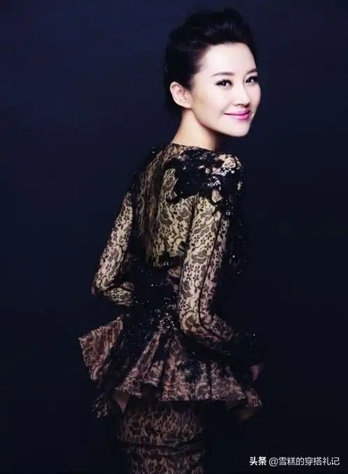 50岁以上的女人,想摆脱大妈感,学学许晴这四点,年轻似姐姐