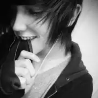 qq头像女生伤感黑白我可否对你继续述说着思念