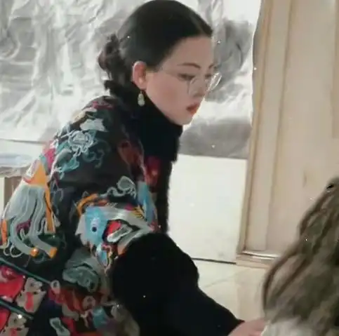 华中师大帅气男老师走红,气质翩翩犹如贵公子,评论区却变了味