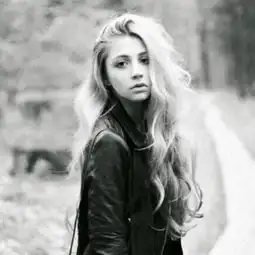 欧美头像女生黑白时尚2018最新遇见你是所有故事的开始