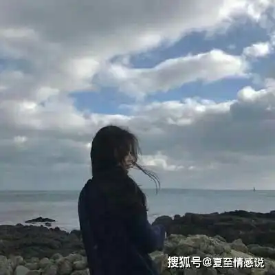 微信头像妇女背影伤感