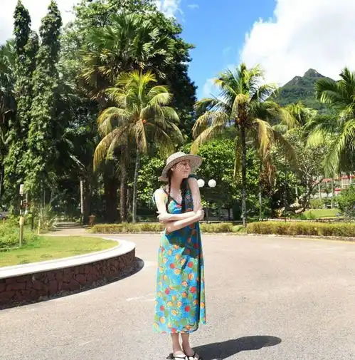 迪丽热巴真可爱,碎花长裙配人字拖,女神也太接地气了吧