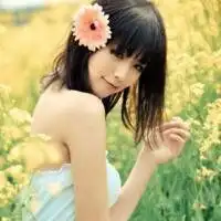 女人在花丛中的头像微信头像图片大全