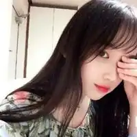 黑发女生气质头像长发