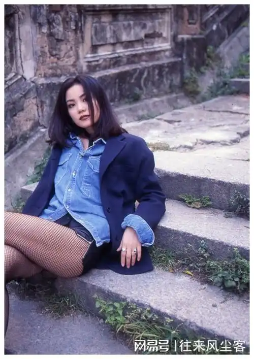 王菲有过2次婚姻,离婚后和2任婆婆情同闺蜜,这就是格局