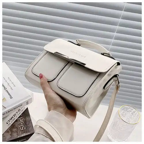 网红今年流行小包包女夏季2021新款潮法国小众设计高级质感斜挎