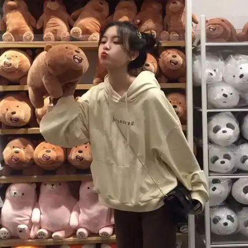 欧美头像女背着包幼儿园