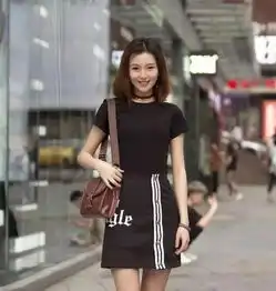 街拍青春活力的时尚姐妹,充满着潇洒帅气的活力气息