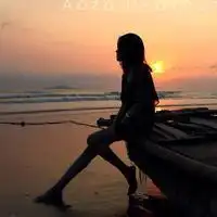 女人伤感黑白背影头像爱