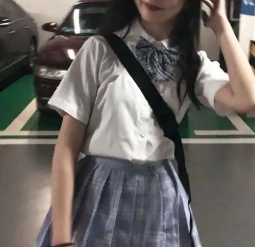 超火小清新部位女生头像以前喜欢一个人,现在,喜欢一个人