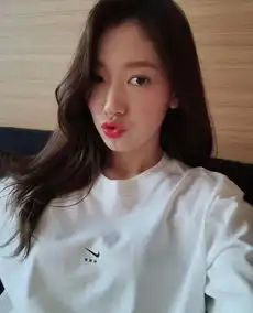 女生头像我将永远忠于自己,披星戴月奔向理想和你