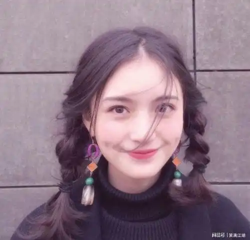搞笑段子今天去水暖建材店里玩,不小心把手指头伸进去了