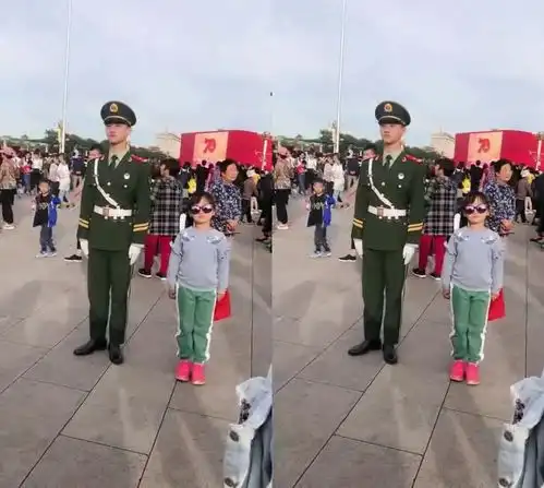 兵哥哥的魅力可真大,小女孩与她合照,都快不舍得离开了
