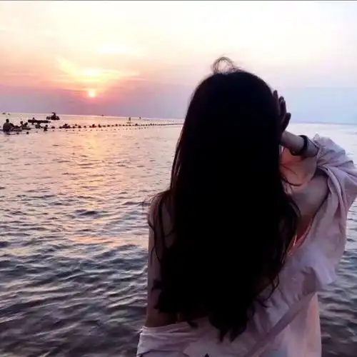 女生头像,前途与玫瑰来日与方长