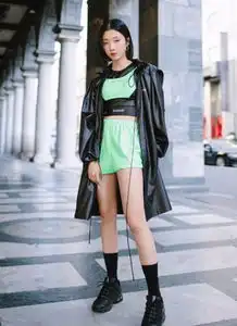 火箭少女yamy挑战复古运动风,照片被传出后,好酷一女的