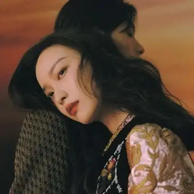 蓝天图片唯美女生头像姐