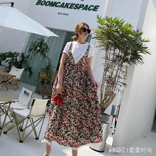 2021年新款吊带碎花连衣裙女夏季雪纺大码宽松显瘦中长款孕妇裙子