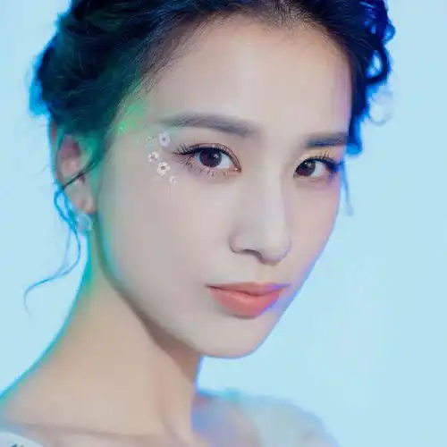 别不信,脸上有4个特征的女生,就算个子不高,也是高个脸