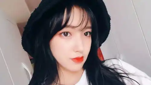 超可爱女生头像真人嘟嘴